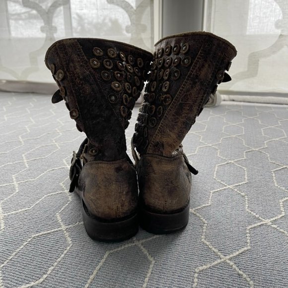 Frye Jenna Disc Short Distressed Boots Size 9 B - Picture 2 of 5